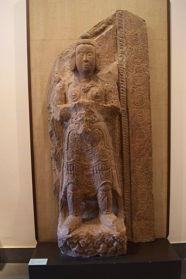 640px-Statue_of_Vajrapā&amp;#7751;i,_Long_&amp;#272;o&amp;#7883;_Pagoda,_Hà_Nam_Prov.jpg